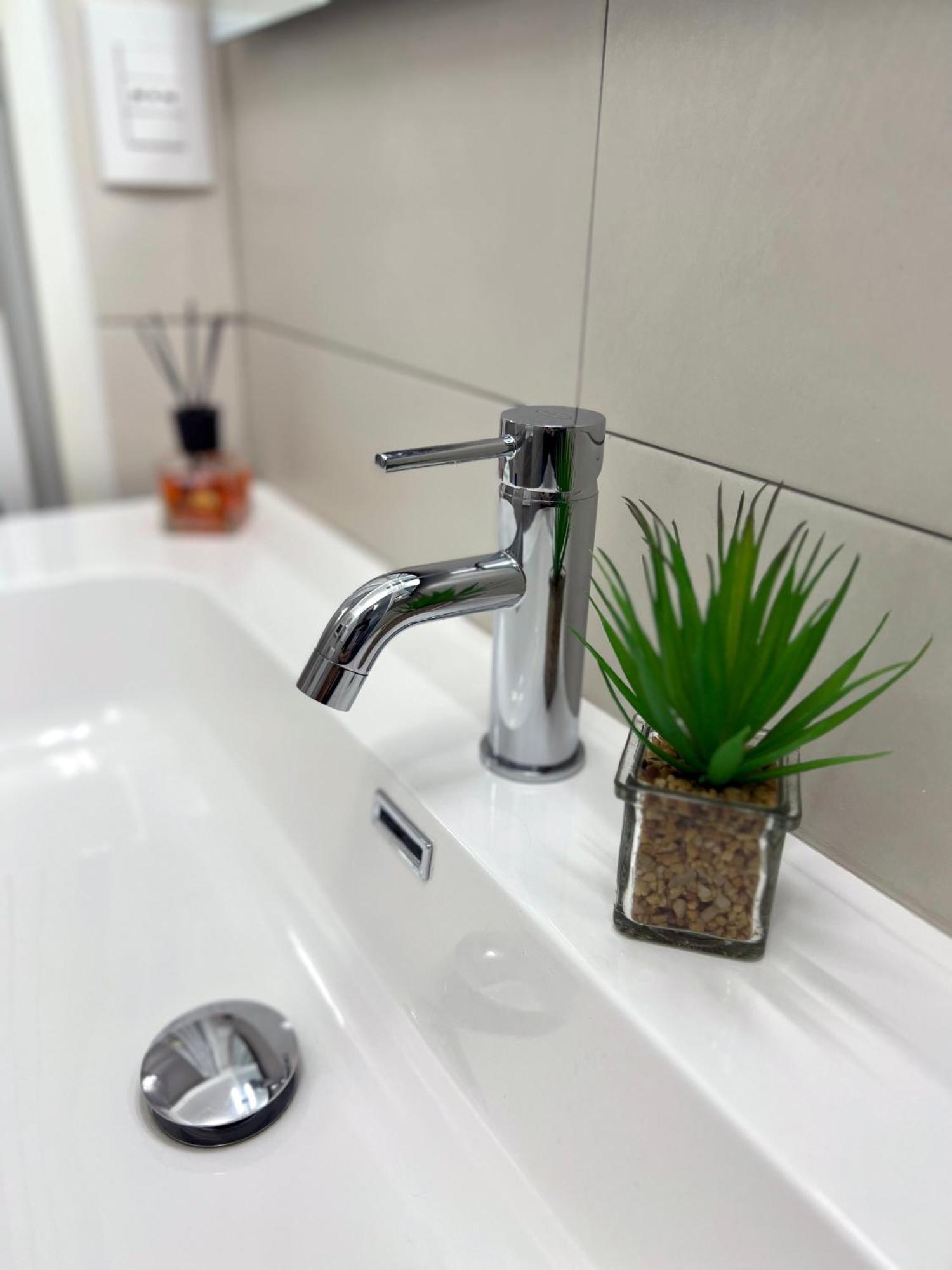 Loft32Pavia, Moderno Appartamento Di 60Mq In Zona Stazione ภายนอก รูปภาพ